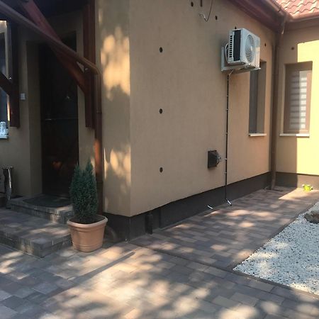 Eperjes Haz Apartment Будапеща Екстериор снимка